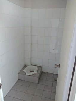 Ruko Dijual di Sukajaya Cibitung Bekasi Gramapuri Persada - Kamar Mandi 1